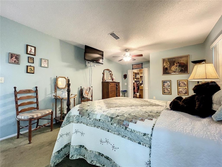 Photo 16 of 31 - 10528 Meadow Hill Dr, Port Richey, FL 34668