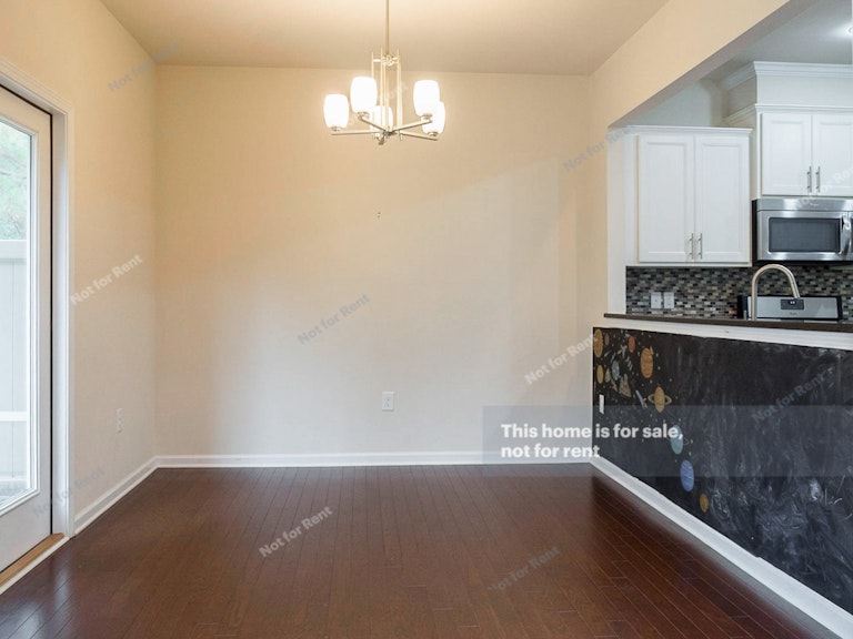 Photo 8 of 33 - 222 Lynchwick Ln, Durham, NC 27703