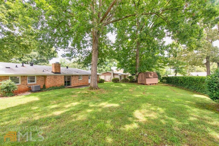 Photo 40 of 43 - 3811 Wake Forest Rd #3811, Decatur, GA 30034
