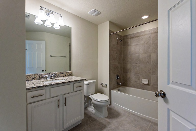 Photo 6 of 19 - 1236 Pavia Dr, Apopka, FL 32703