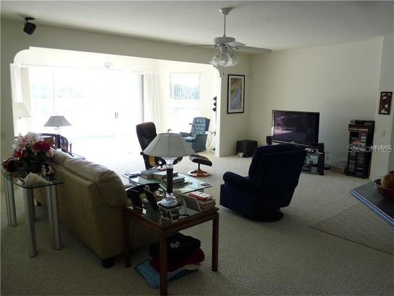 Photo 9 of 19 - 3320 Songbird Ln, Lakeland, FL 33811