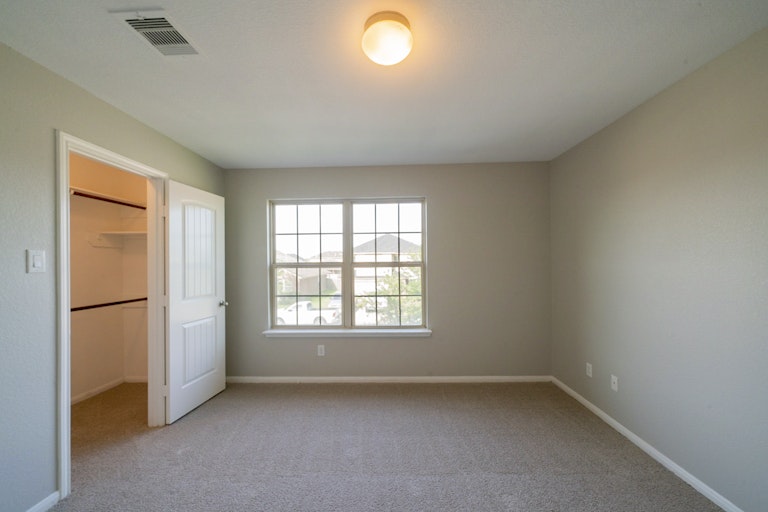 Photo 25 of 36 - 14030 Brunswick Place Dr, Houston, TX 77047