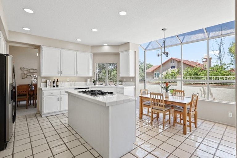 Photo 7 of 23 - 28531 Camelback Rd, Trabuco Canyon, CA 92679