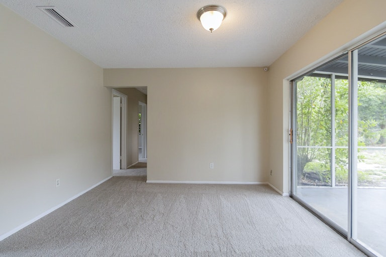 Photo 10 of 22 - 2821 Duncan St, Deltona, FL 32738