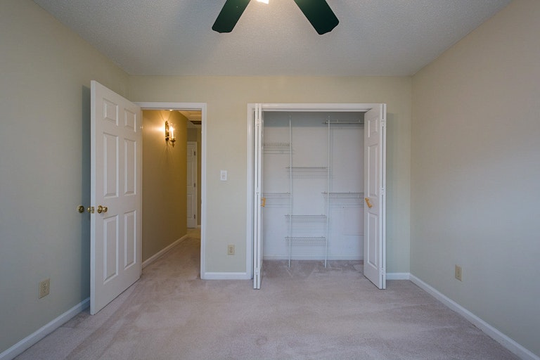 Photo 21 of 30 - 8604 Carolingian Ct, Raleigh, NC 27615