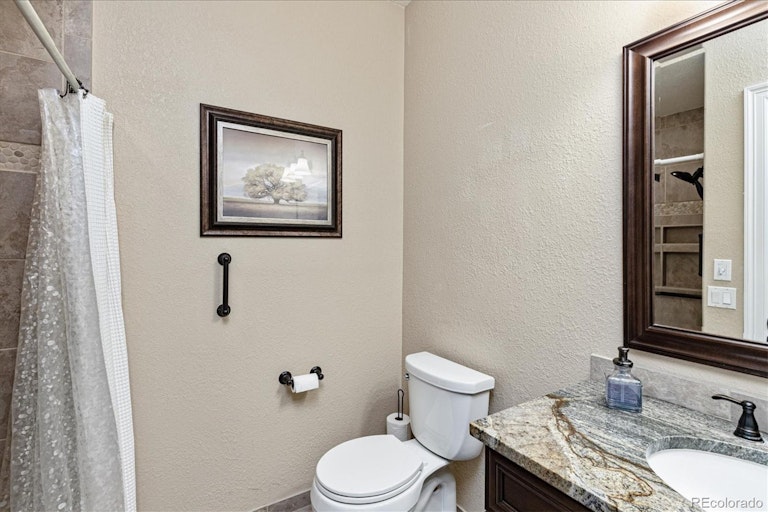 Photo 20 of 38 - 549 Shoreham Cir, Castle Pines, CO 80108