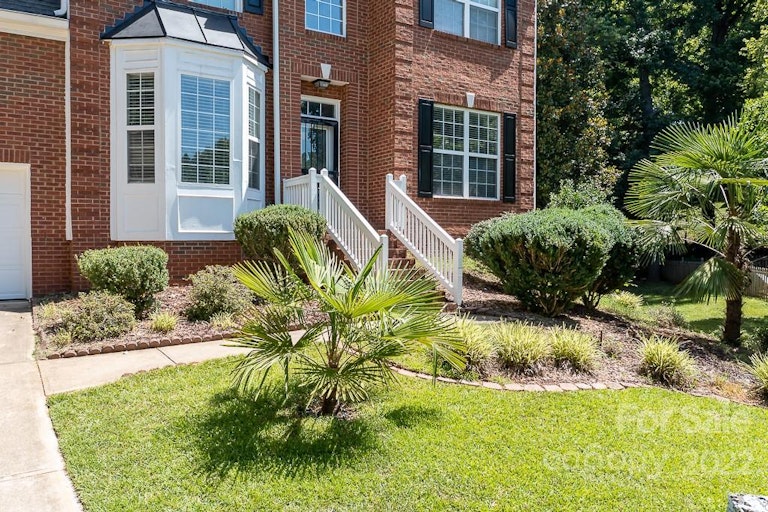 Photo 8 of 37 - 14200 Queens Carriage Pl, Charlotte, NC 28278