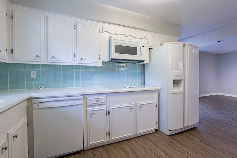 Photo 10 of 29 - 5822 Imogene St, Houston, TX 77074