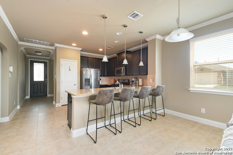 Photo 7 of 26 - 7903 Genesse Crk, San Antonio, TX 78254