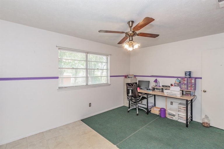 Photo 10 of 23 - 1413 Hillside Dr, Midlothian, TX 76065