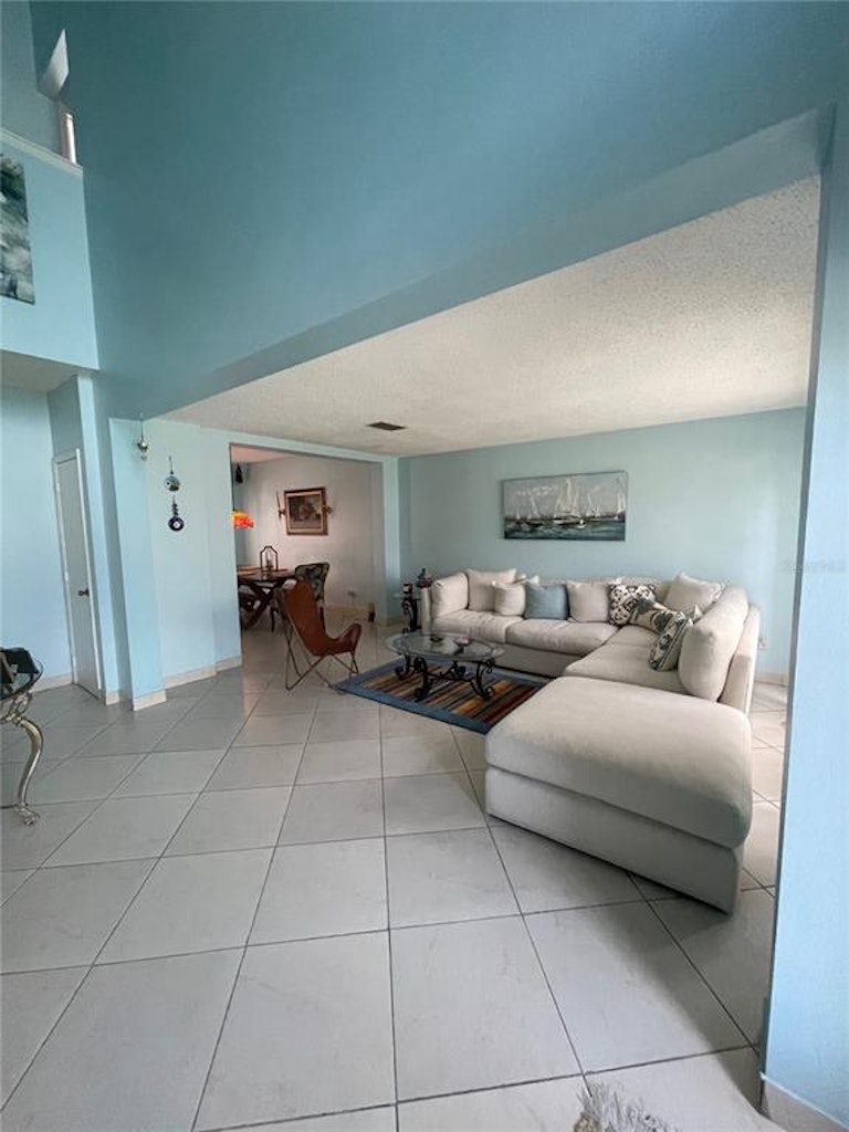 Photo 6 of 50 - 10521 Cherry Oak Cir, Orlando, FL 32817