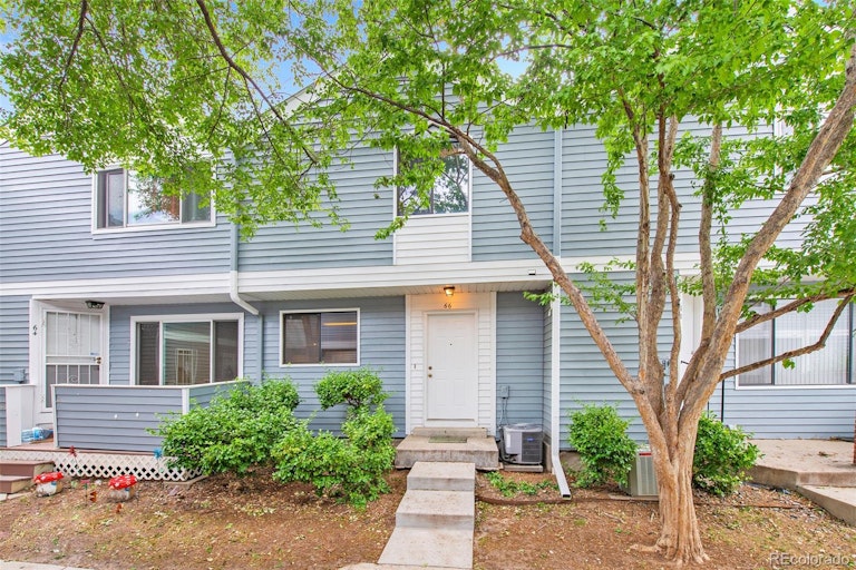Photo 1 of 28 - 66 S Moline St, Aurora, CO 80012