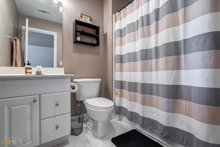 Photo 22 of 42 - 1450 Water Shine Way, Snellville, GA 30078