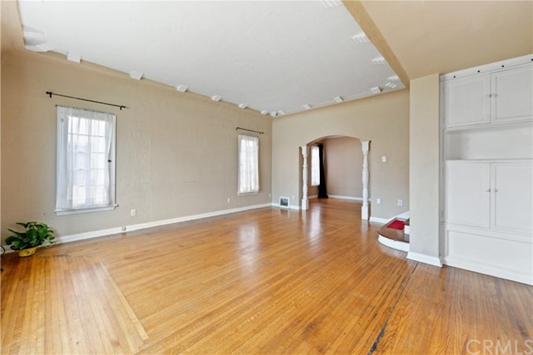 Photo 7 of 46 - 104 Quincy Ave, Long Beach, CA 90803