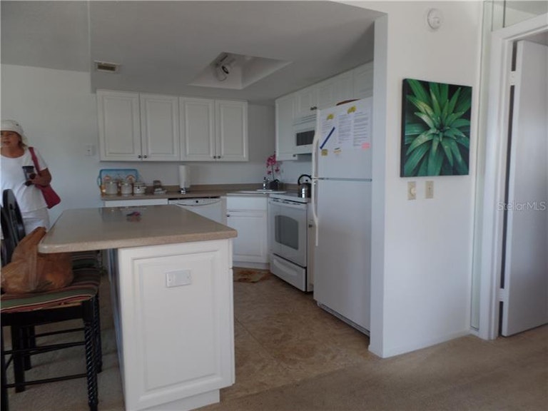 Photo 11 of 24 - 217 Casey Key Rd, Nokomis, FL 34275