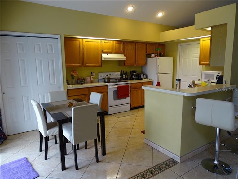 Photo 7 of 20 - 2212 Wyndam Way, Kissimmee, FL 34743