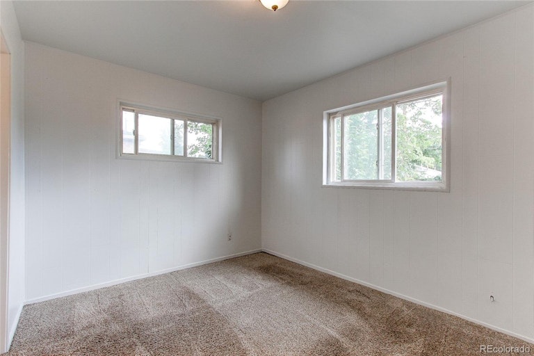 Photo 15 of 25 - 840 Tucson St, Aurora, CO 80011