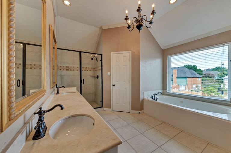 Photo 4 of 28 - 8029 Dusty Way, Fort Worth, TX 76123