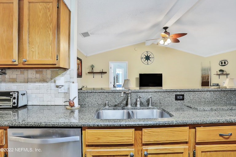 Photo 15 of 36 - 1444 Starboard Ct, Fleming Island, FL 32003