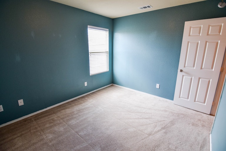 Photo 31 of 37 - 1701 Grassy View Dr, Fort Worth, TX 76131