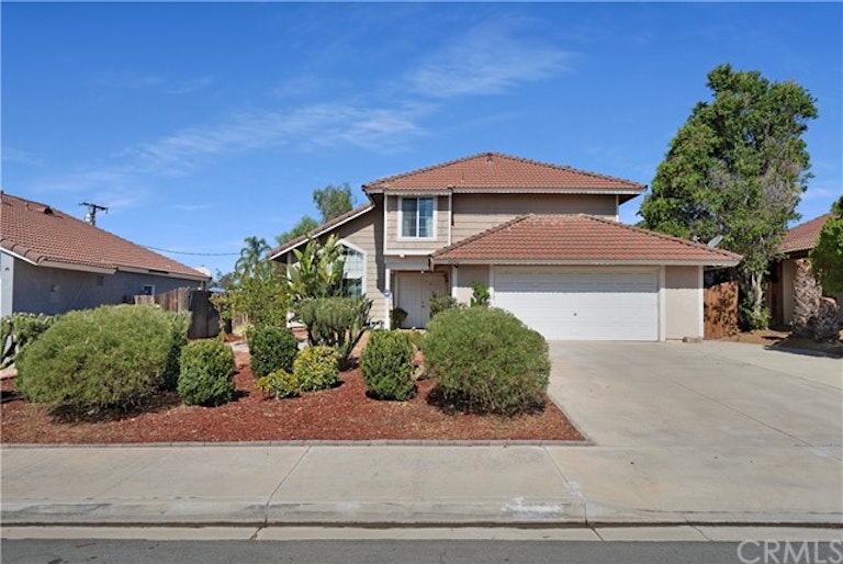 Photo 1 of 40 - 12961 Raenette Way, Moreno Valley, CA 92553