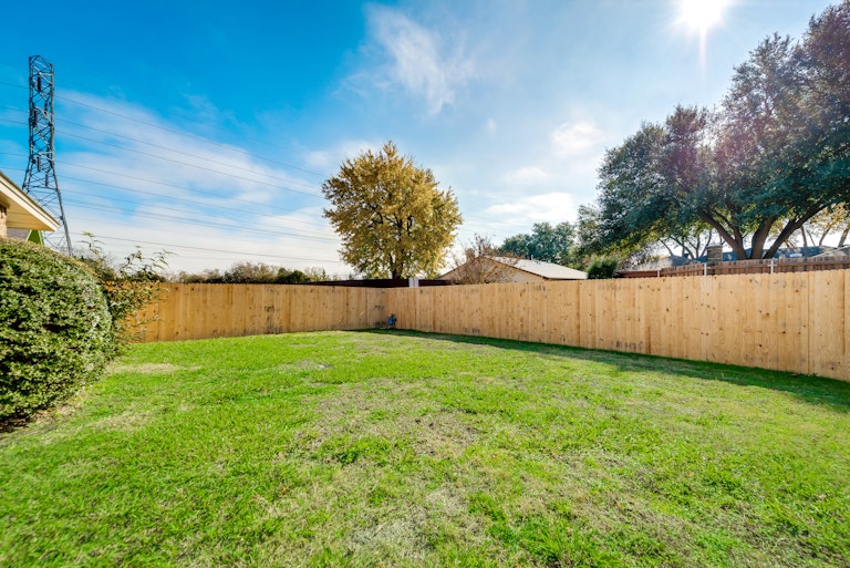Photo 27 of 27 - 1528 Springtree Cir, Richardson, TX 75082