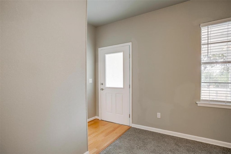 Photo 9 of 40 - 1615 E Bankhead Dr, Weatherford, TX 76086