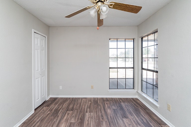 Photo 12 of 23 - 507 Redbud Dr, Forney, TX 75126