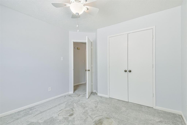 Photo 30 of 34 - 16026 Biscayne Shoals Dr, Friendswood, TX 77546