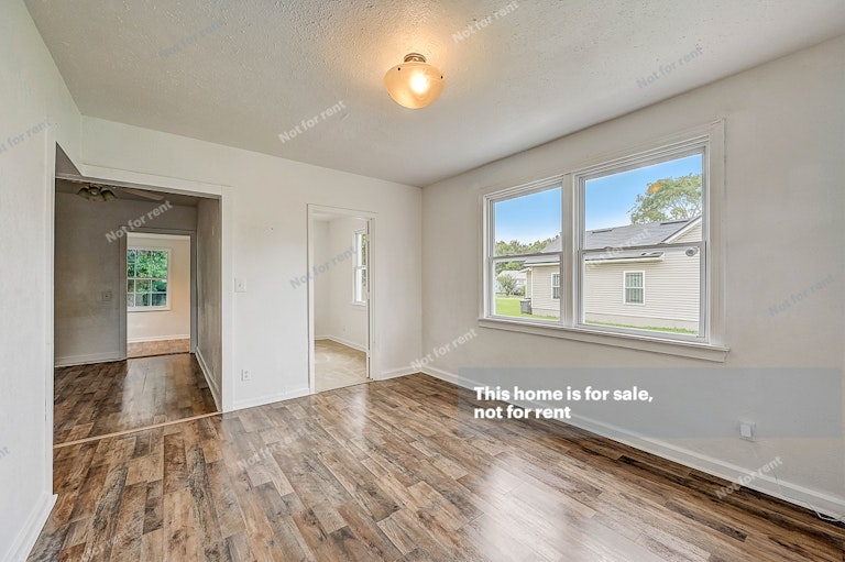Photo 16 of 27 - 1718 McMillan St, Jacksonville, FL 32209