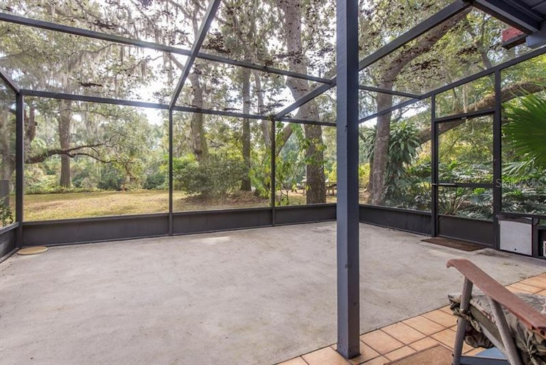 Photo 20 of 25 - 6943 Rivergate Ave, Temple Terrace, FL 33637