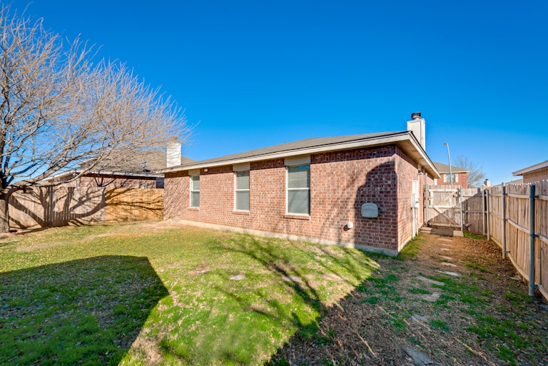 Photo 25 of 27 - 8713 Limestone Dr, Fort Worth, TX 76244