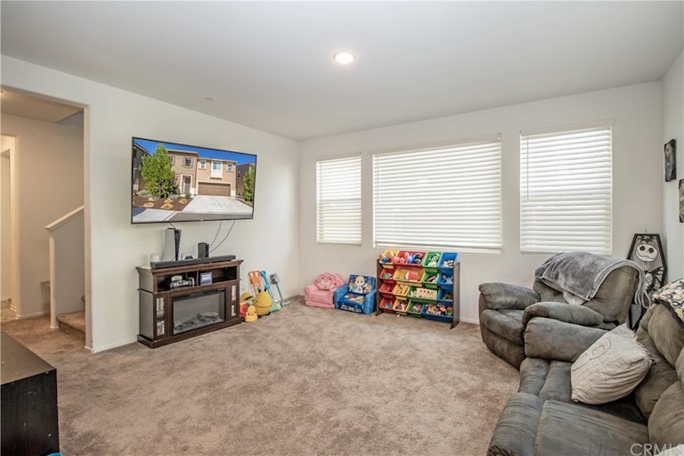 Photo 4 of 19 - 946 Blue Orchid, Beaumont, CA 92223