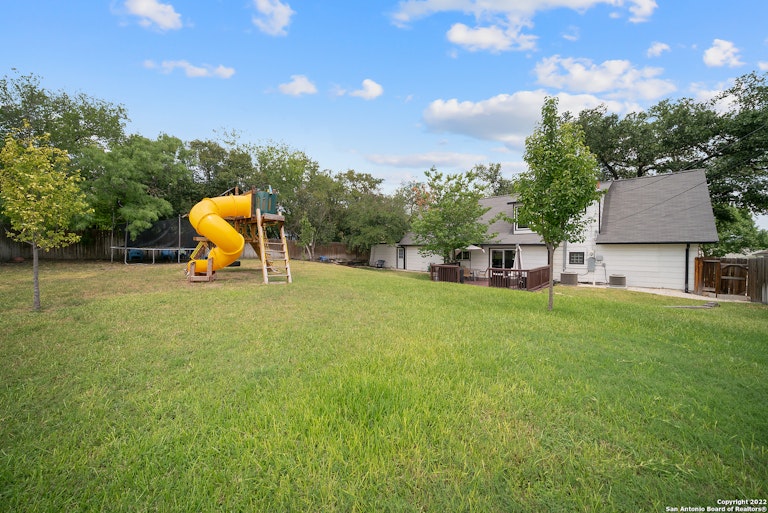 Photo 38 of 41 - 3910 Longridge Dr, San Antonio, TX 78228