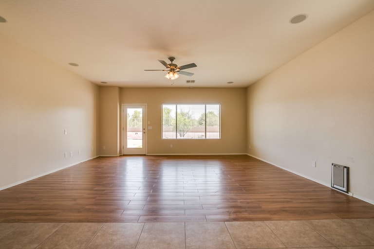 Photo 3 of 32 - 5331 W Beverly Rd, Laveen, AZ 85339
