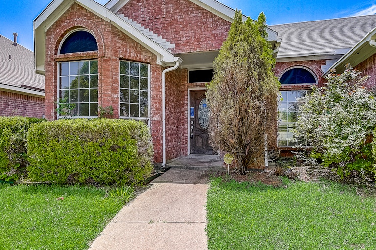 Photo 14 of 44 - 2313 Bent Brook Dr, Mesquite, TX 75181