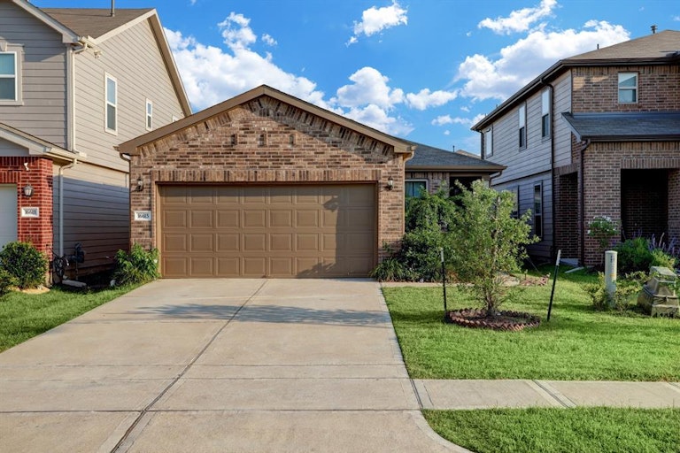 Photo 1 of 19 - 16615 Chill Brook Dr, Houston, TX 77084