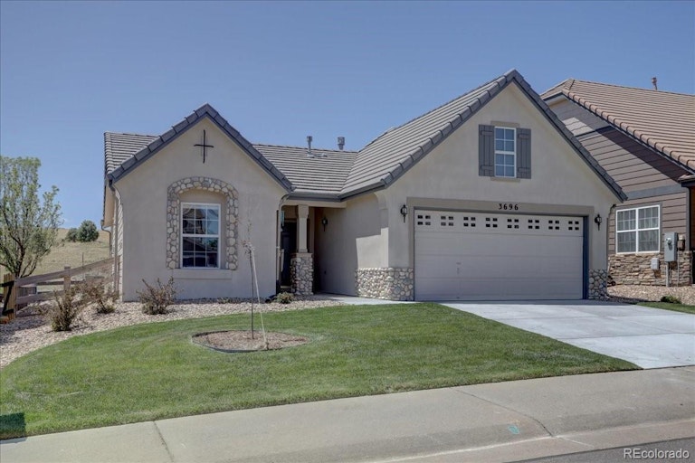 Photo 33 of 34 - 3696 Wonder Dr, Castle Rock, CO 80109