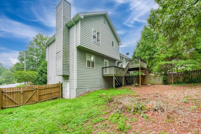 Photo 7 of 27 - 2001 Buckley Trl, Snellville, GA 30078
