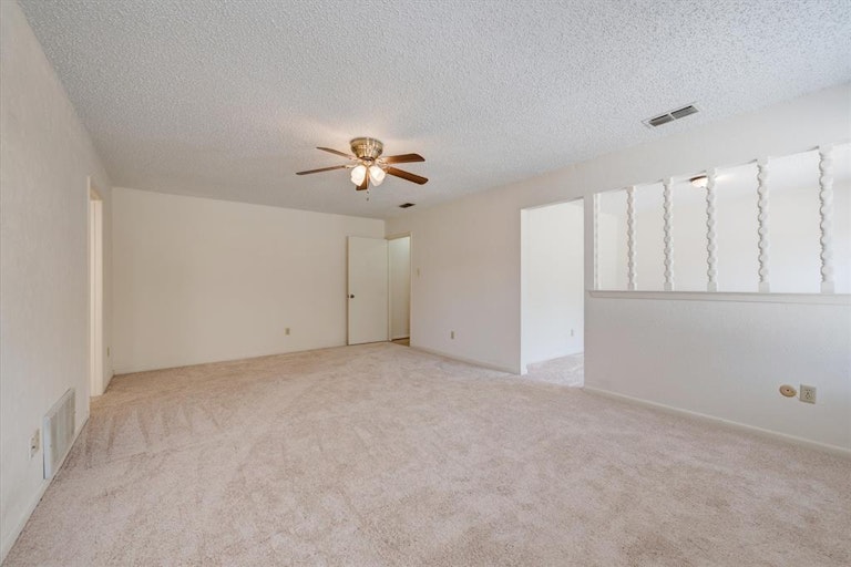 Photo 20 of 40 - 312 Greenbriar Ln, Colleyville, TX 76034