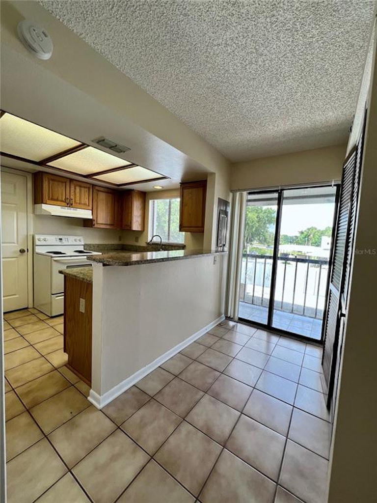 Photo 33 of 55 - 1823 Village Ct #1823, Mulberry, FL 33860