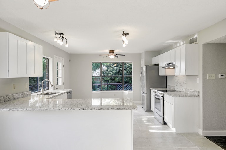Photo 1 of 27 - 2316 Hollybush Ln, Bedford, TX 76021