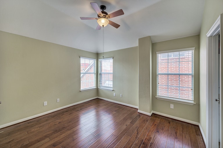 Photo 19 of 24 - 8711 Rugby Dr, Irving, TX 75063