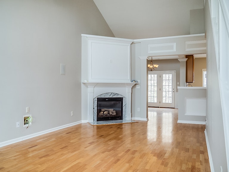 Photo 2 of 27 - 8004 Willowglen Dr, Raleigh, NC 27616