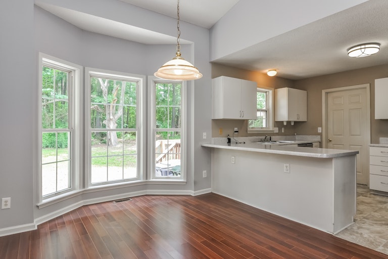 Photo 10 of 25 - 5209 Pronghorn Ln, Raleigh, NC 27610