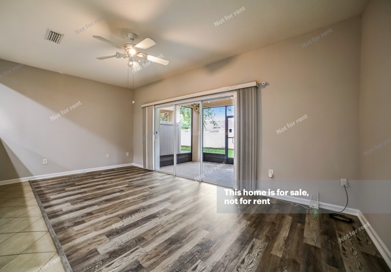 Photo 5 of 21 - 505 Sunstone Ct, Orange Park, FL 32065