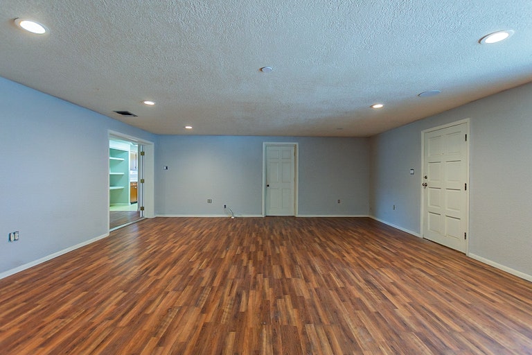 Photo 11 of 21 - 1735 Seneca Ave, Lakeland, FL 33801