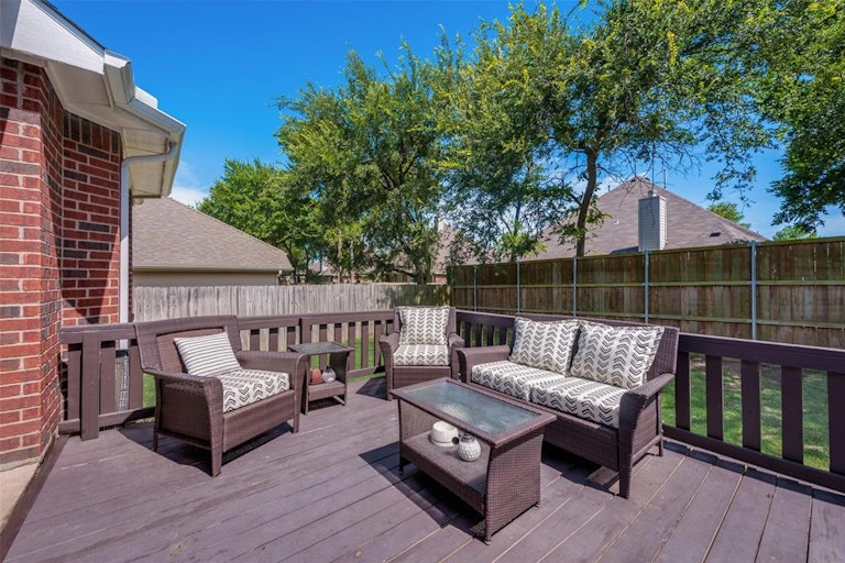 Photo 22 of 27 - 5910 Creek Crossing Ln, Sachse, TX 75048