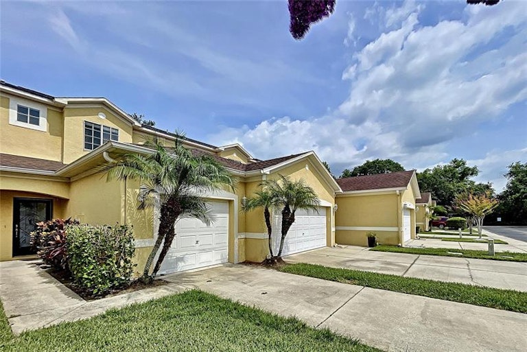 Photo 8 of 59 - 11013 Blaine Top Pl, Tampa, FL 33626