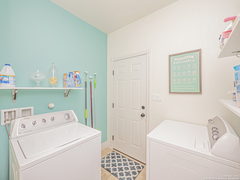 Photo 35 of 49 - 834 Lodge Creek Dr, New Braunfels, TX 78132